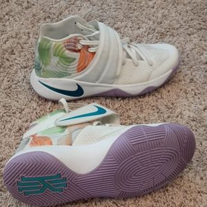 Nike kyrie 2 size 8.5 used Easter edition!